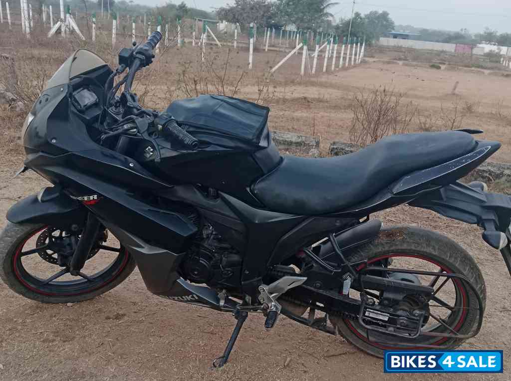Suzuki Gixxer SF