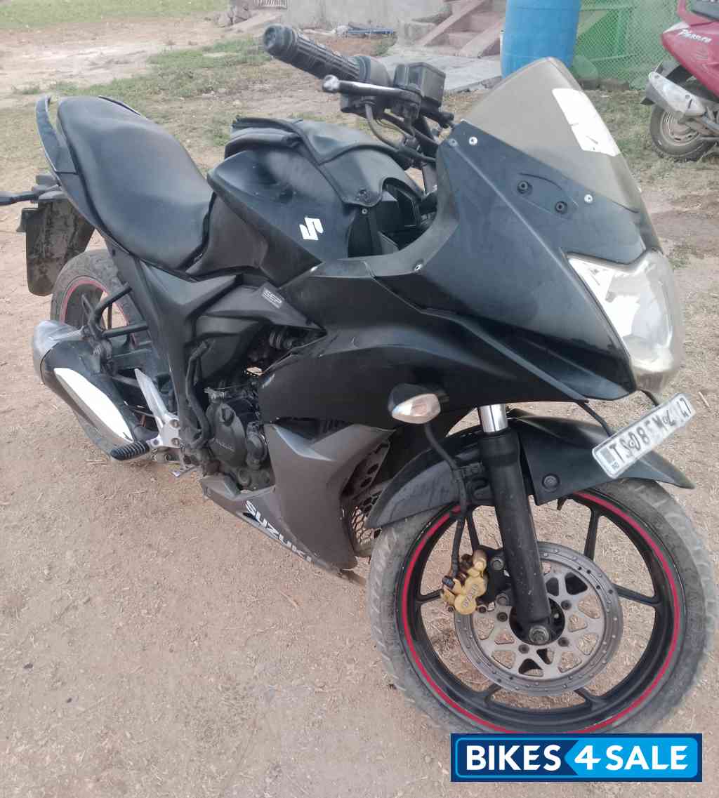 Suzuki Gixxer SF