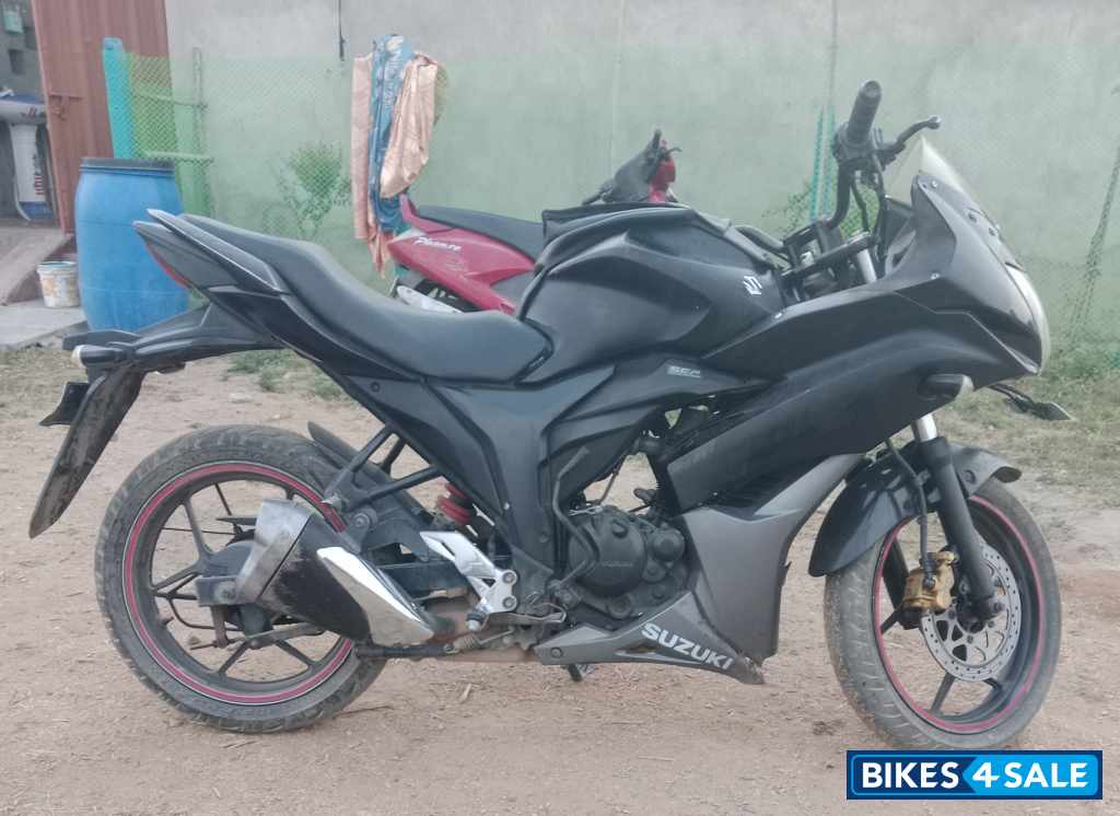 Suzuki Gixxer SF