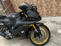 Yamaha R15 V4