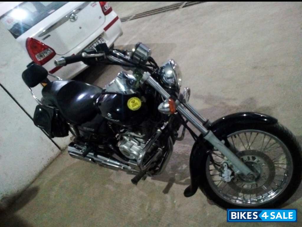 Bajaj Avenger 220 DTS-i
