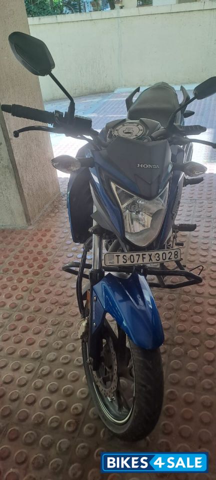 Honda CB Hornet 160R