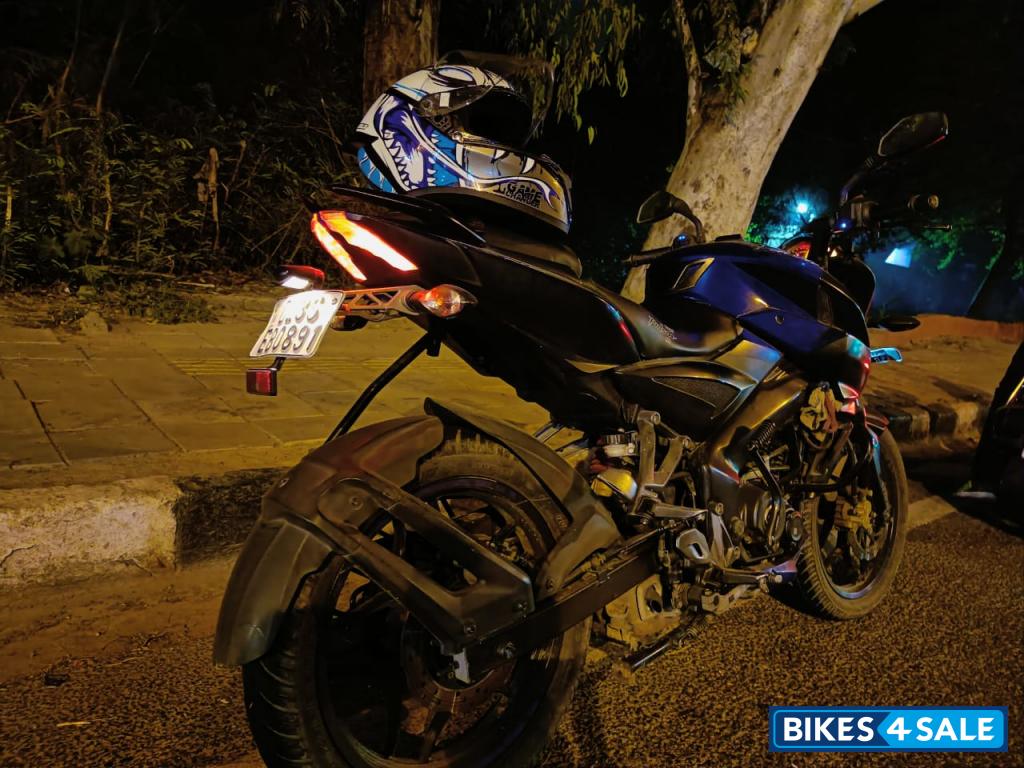 Saturn Blue Bajaj Pulsar NS 160