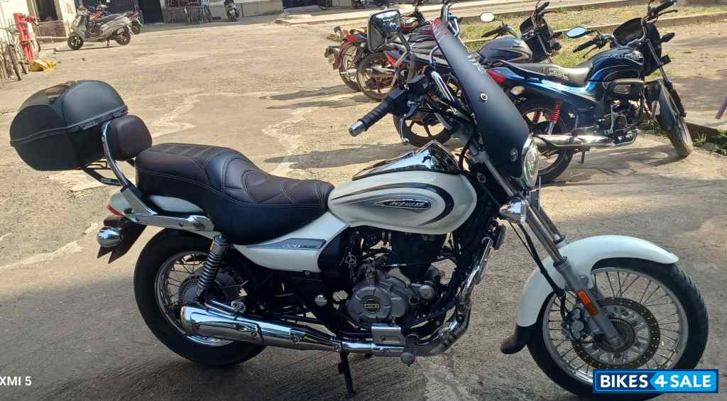 Bajaj Avenger Cruise 220 BS6