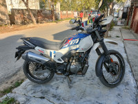 Blue-white Hero Xpulse 200 4V