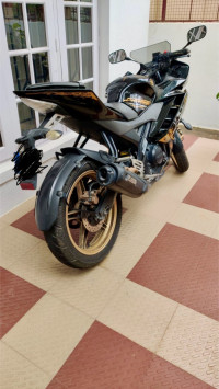 Yamaha YZF R15 V2