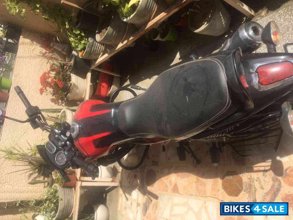Ebony Black Met Bajaj V15