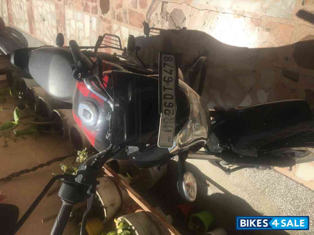 Ebony Black Met Bajaj V15
