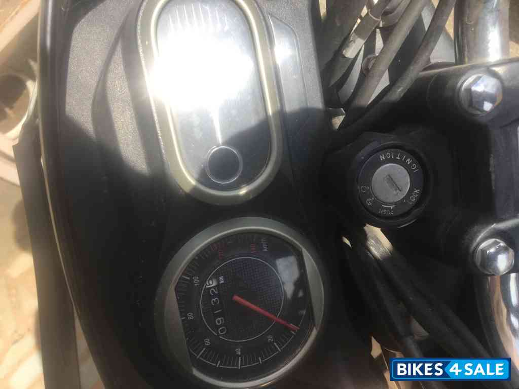 Ebony Black Met Bajaj V15