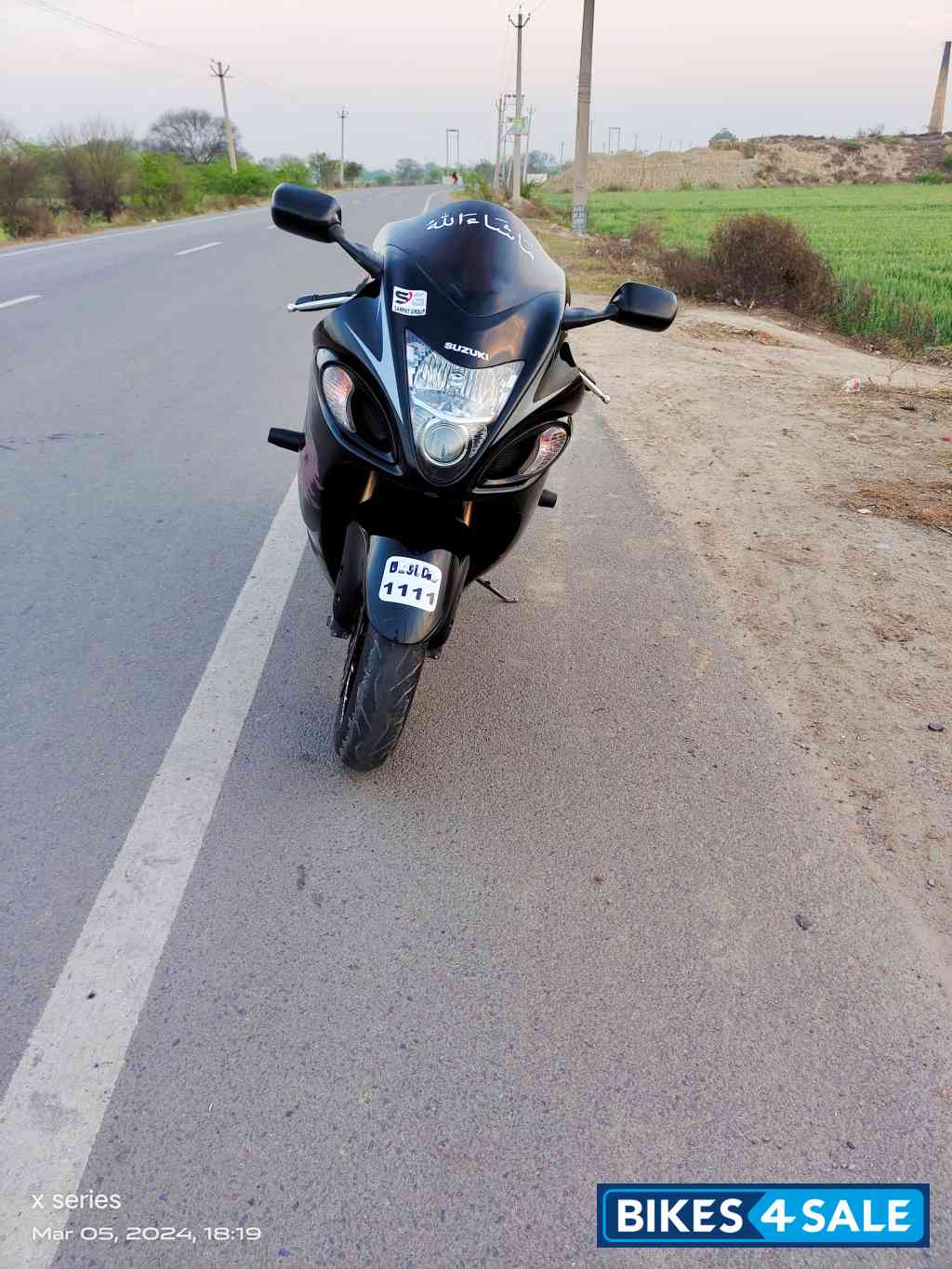 Black Suzuki Hayabusa GSX1300R