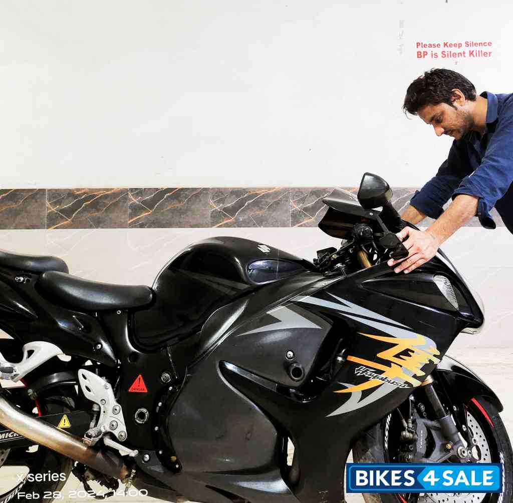 Black Suzuki Hayabusa GSX1300R