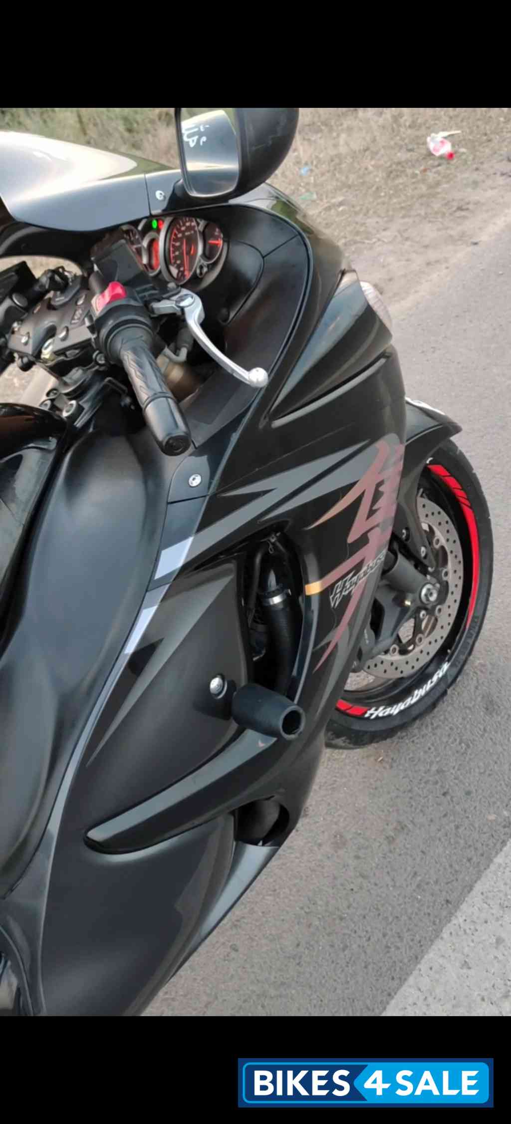 Black Suzuki Hayabusa GSX1300R