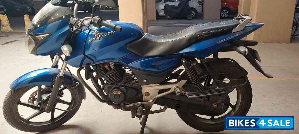 Plasma Blue Bajaj Pulsar 150 DTSi Plasma Blue Bajaj Pulsar 150 DTSi