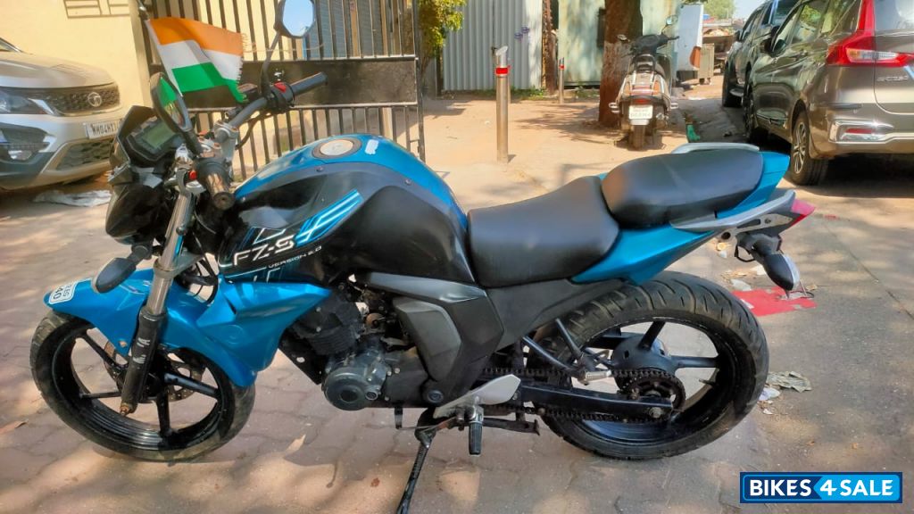 Blue Yamaha FZ-S