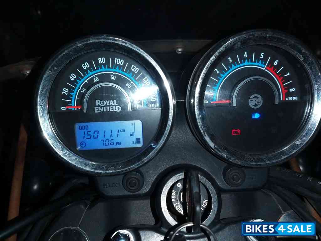 White Royal Enfield Thunderbird X 350