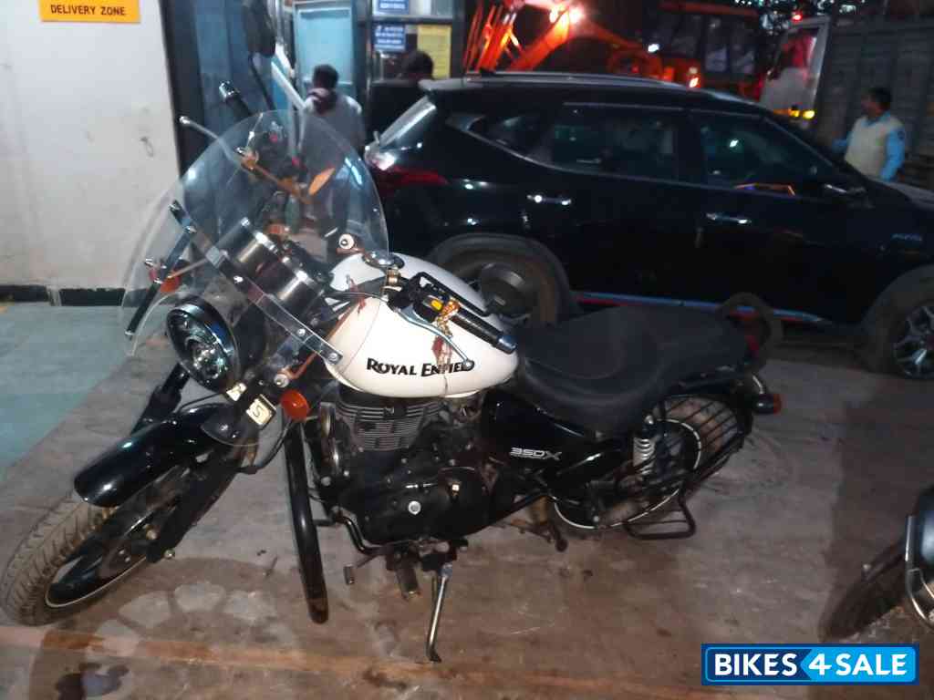 White Royal Enfield Thunderbird X 350