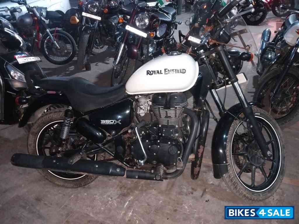 White Royal Enfield Thunderbird X 350