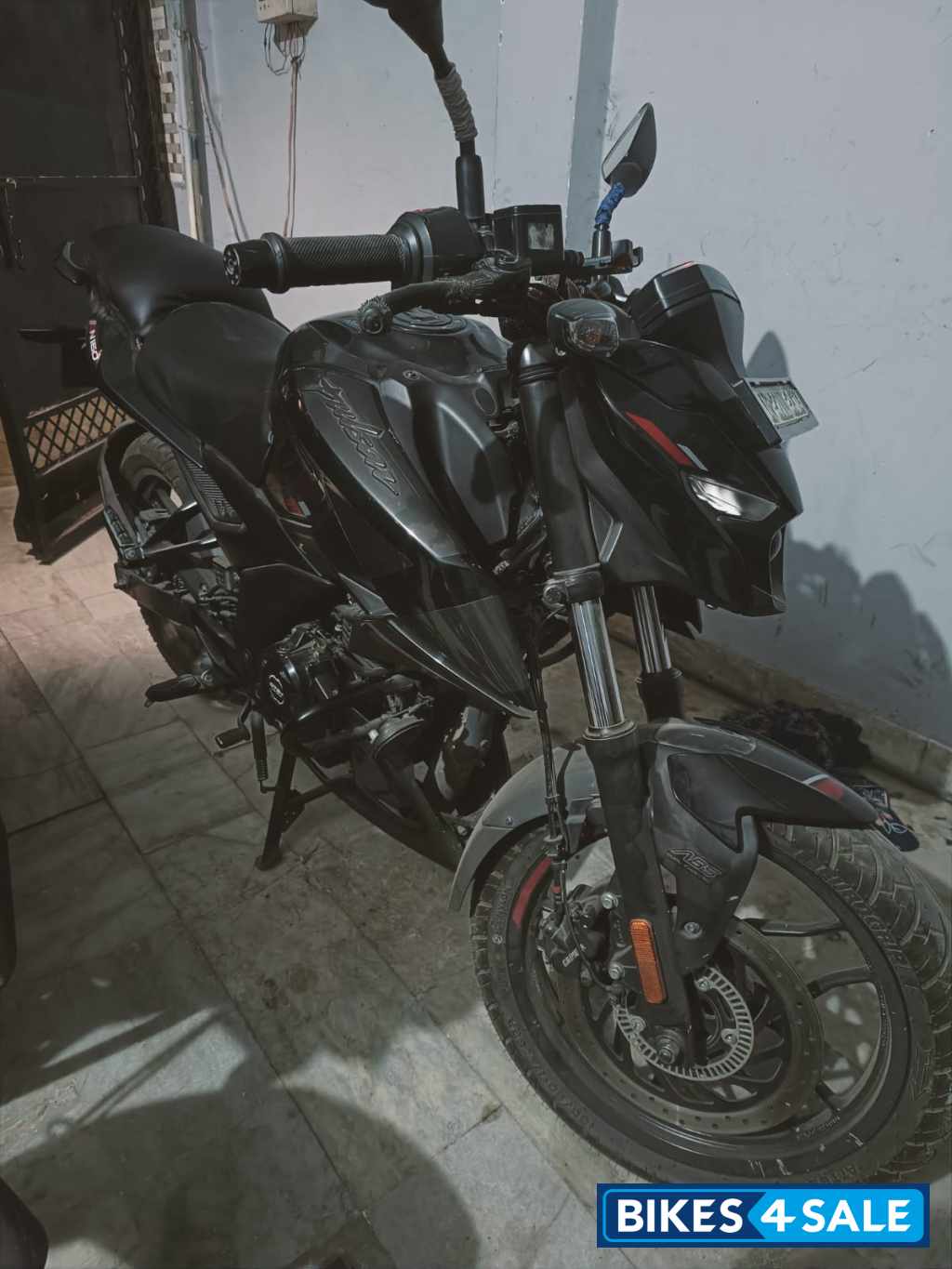 Black Bajaj Pulsar N160 Dual Channel ABS