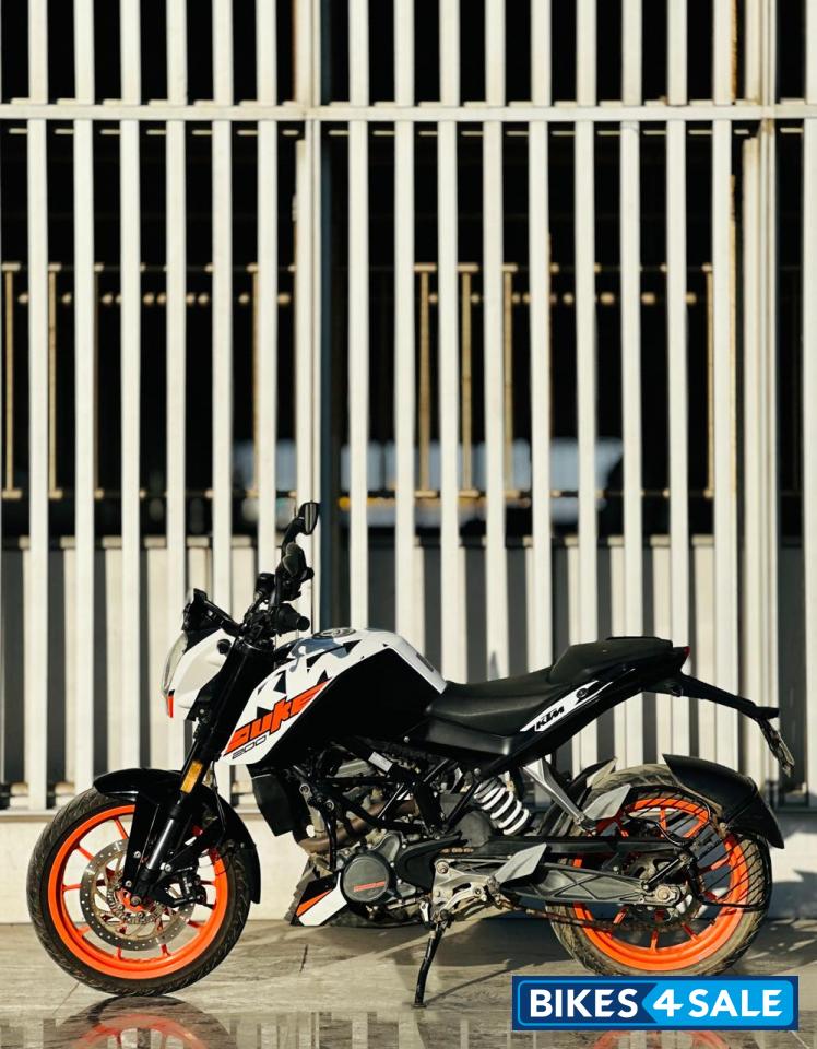 KTM Duke 200