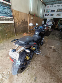 Mate Black Bajaj Pulsar NS200