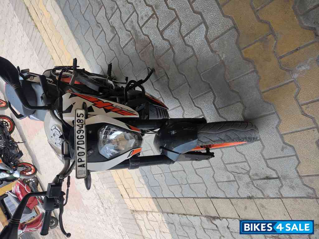 White And Orange KTM Duke 200