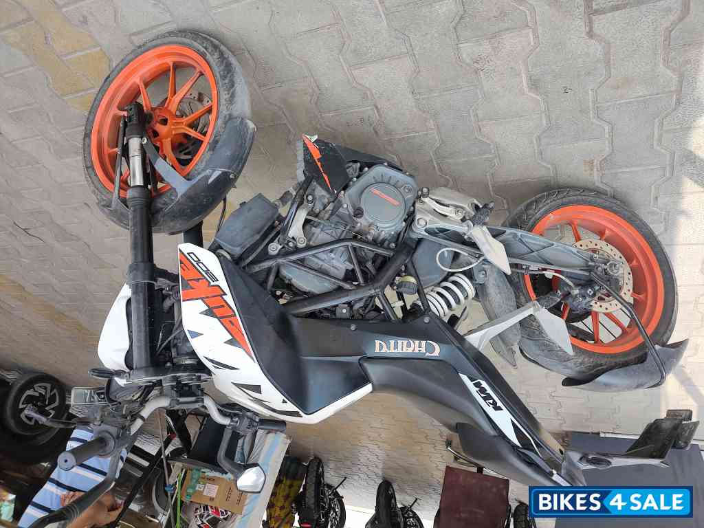 White And Orange KTM Duke 200