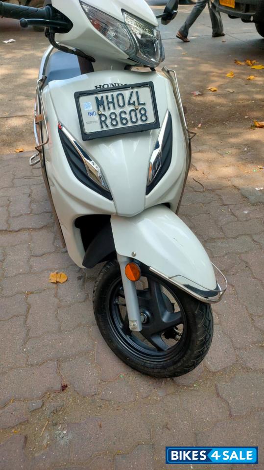 White Honda Activa 6G H-smart