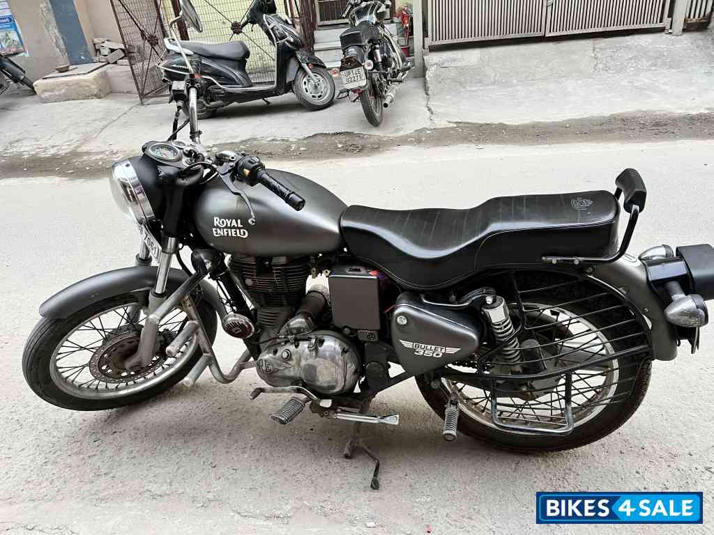 Magic Black Royal Enfield Bullet Electra