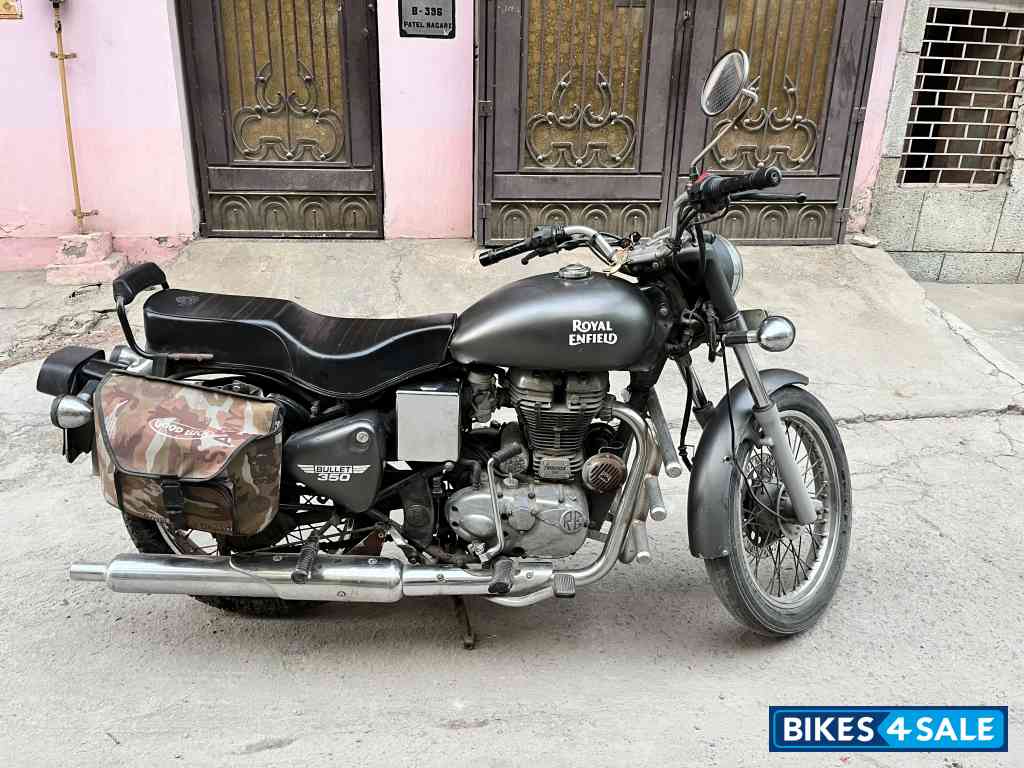 Magic Black Royal Enfield Bullet Electra