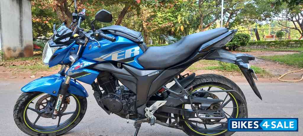 Blue Suzuki Gixxer ABS