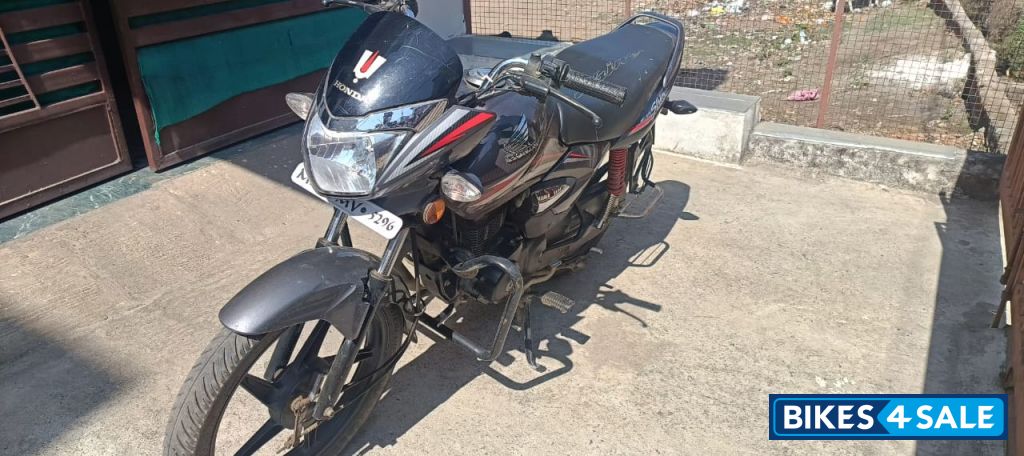 Gray Honda Shine BS6