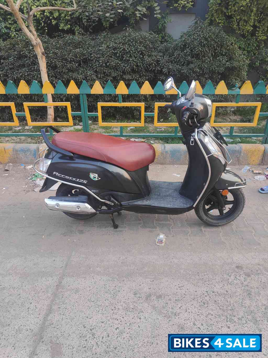 Black Suzuki Access 125 Special Edition BS6