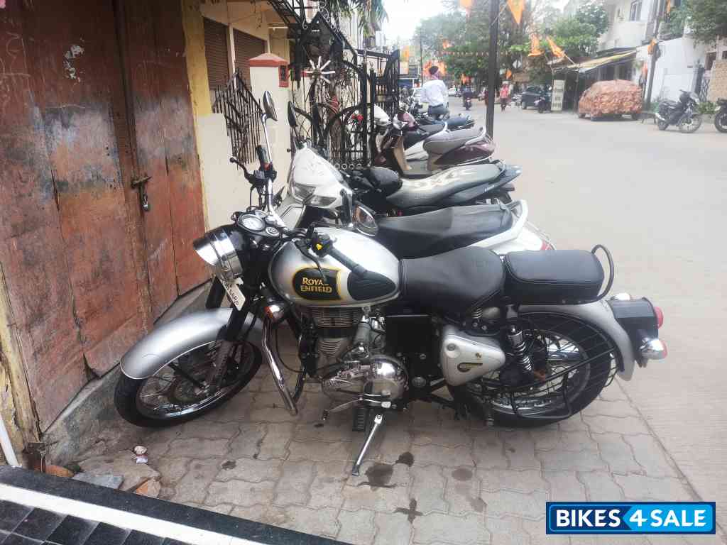 Royal Enfield Classic 350