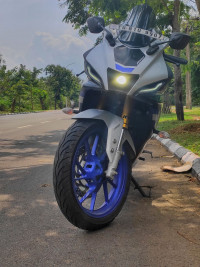 Grey Yamaha R15M