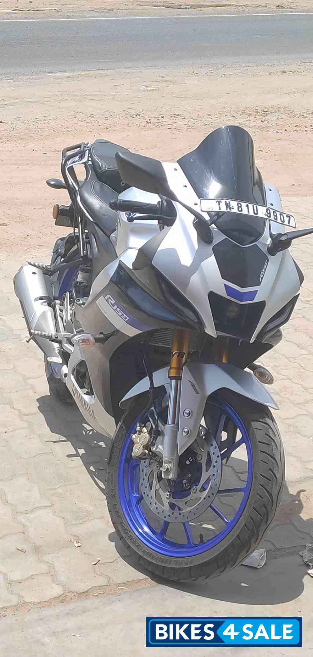 Grey Yamaha R15M