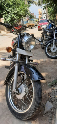 Black Royal Enfield Bullet 350