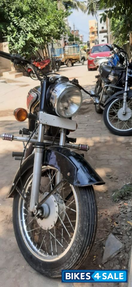 Black Royal Enfield Bullet 350
