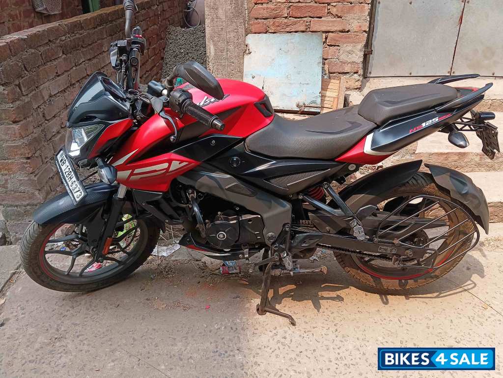 Red Bajaj Pulsar NS 125