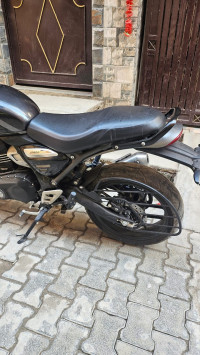 Phantom Black Triumph Speed 400