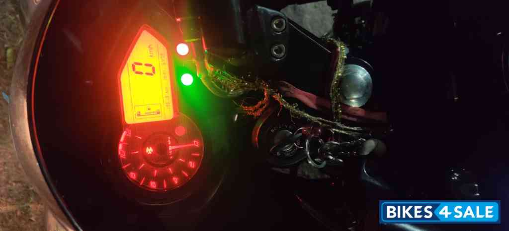Bajaj Pulsar 220F