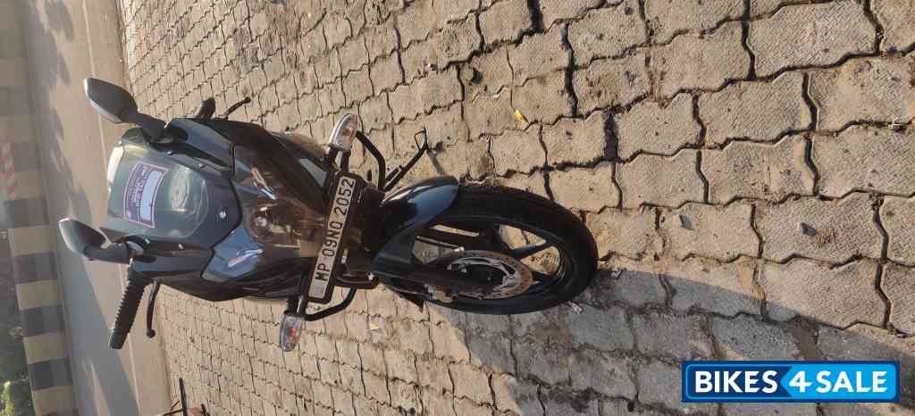 Bajaj Pulsar 220F