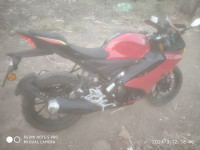 Red Yamaha R15 V4