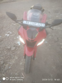 Red Yamaha R15 V4