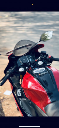 Yamaha R15 V4