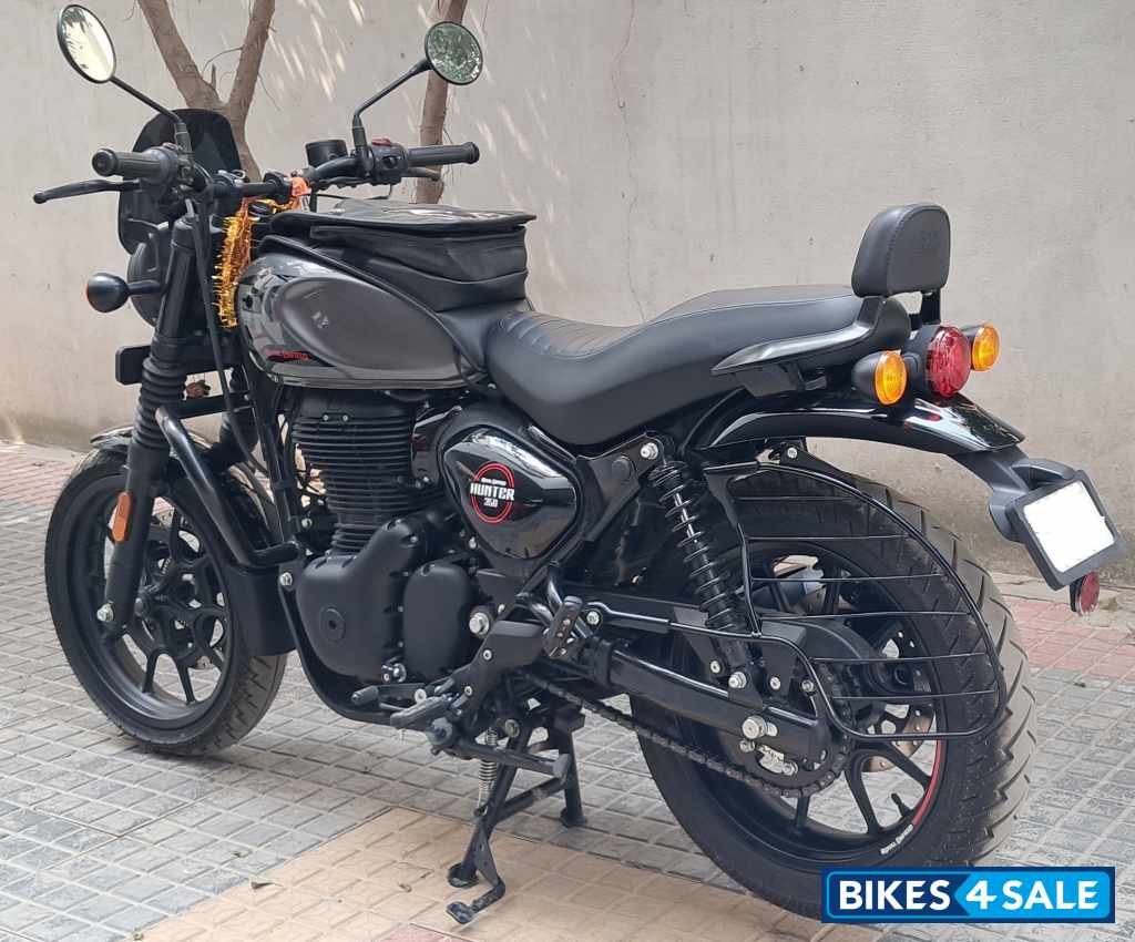 Dapper Grey Royal Enfield Hunter 350 Metro