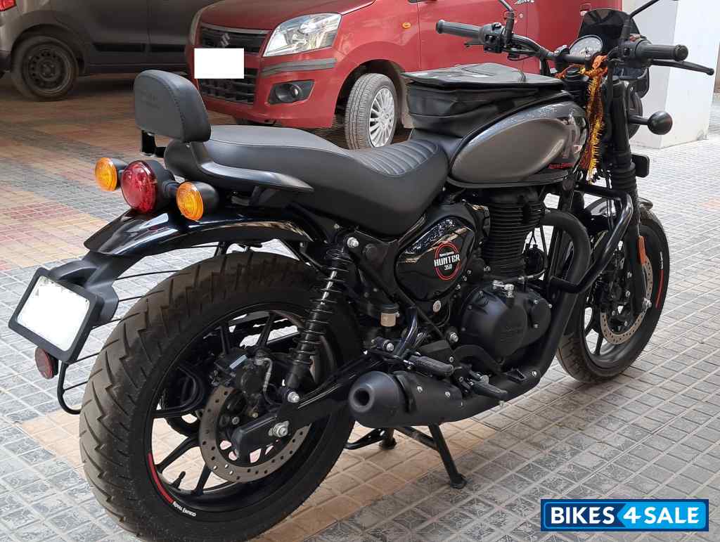 Dapper Grey Royal Enfield Hunter 350 Metro