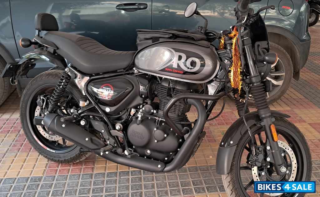 Dapper Grey Royal Enfield Hunter 350 Metro