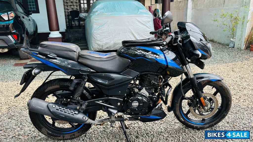 Bajaj Pulsar 150 Twin Disc BS6