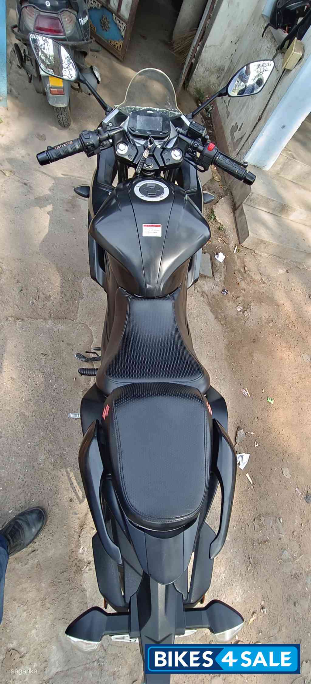 Matt Black Suzuki Gixxer SF 250