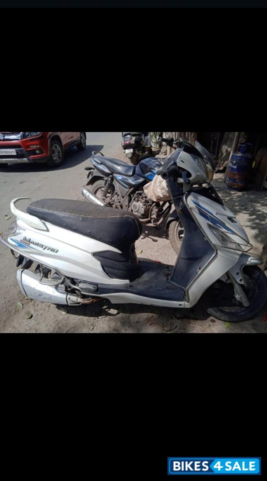 White Hero Maestro Edge 125